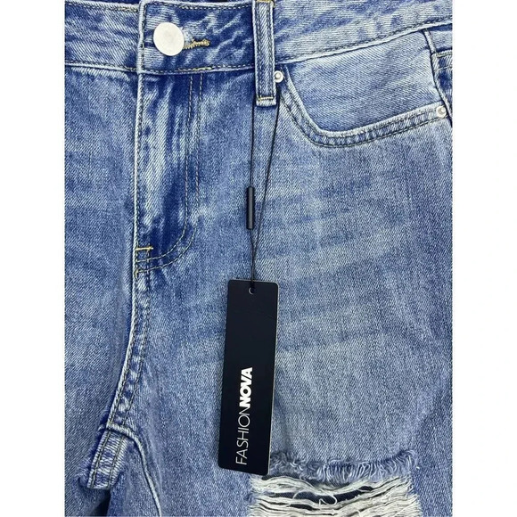Fashion Nova Denim Bermudas Size 1 XS Distressed Non Stretch Raw Hem NWT - Picture 7 of 10